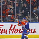  Kanadský hokejový útočník Connor McDavid sa stal prvým hráčom v prebiehajúcej sezóne NHL, ktorý strelil 50 gólov. 