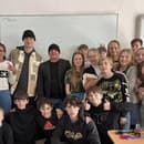 Juraj Slafkovský navštívil základnú školu v Košiciach a draftová jednotka NHL z roku 2022 bola na roztrhanie.