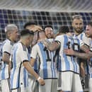 Futbalisti Argentíny sa tešia po strelení gólu.  