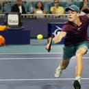 Semifinále ATP turnaja v Miami prinieslo epický súboj medzi Jannikom Sinnerom a Carlosom Alcarazom.