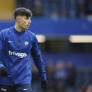  Na archívnej snímke z 1. apríla 2023 futbalista Chelsea Londýn Kai Havertz sa rozcvičuje pred zápasom anglickej Premier League.