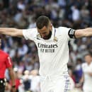 Karim Benzema v drese Realu Madrid a jeho gólová radosť.