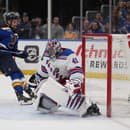 Jaroslav Halák v drese New York Rangers.