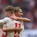 Timo Werner a Kevin Kampl (vpravo) z RB Lipska sa tešia z gólu.