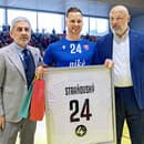 Na snímke uprostred Martin Straňovský (Slovensko), ktorý sa lúči s reprezentačnou kariérou pred domácim publikom.