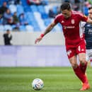 Aleksandar Čavrič (Slovan Bratislava) v súboji s Nicolasom Gorositom (B.Bystrica).