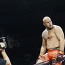 Český MMA bojovník Boris Glezgo len nedávnom začal svoju kariéru medzi profesionálmi. Na svojom konte má dva zápasy a vyrovnané skóre 1-1. 