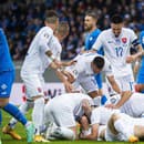 Na snímke slovenskí futbalisti sa tešia z gólu počas zápasu.