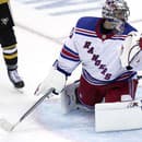 Slovenský hokejový brankár Jaroslav Halák začal s vedením New Yorku Rangers rokovať o predĺžení spolupráce. 