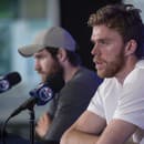 Útočník Edmontonu Connor McDavid získal tretíkrát v kariére Hartovu trofej pre najužitočnejšieho hráča sezóny v zámorskej NHL. 