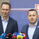 Prezident Slovenského zväzu ľadového hokeja (SZĽH) Miroslav Šatan a generálny sekretár SZĽH Miroslav Lažo