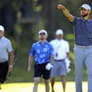 Americký basketbalista Stephen Curry zahral hole in one v druhom kole golfového turnaja celebrít.