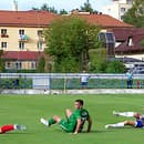 Tvrdý zákrok na gólmana Spišiakov ostal nepotrestaný.