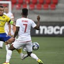 Na snímke zľava Igor Žofčák (Michalovce) a Eynel Soares (AS Trenčín) v zápase 2. kola futbalovej Niké ligy AS Trenčín – MFK Zemplín Michalovce.