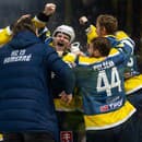 Na snímke radosť z víťazstva hráčov HC 19 Humenné po skončení siedmeho finálového zápasu play off Tipos Slovenskej hokejovej ligy.