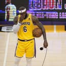 Americký basketbalista LeBron James v drese LA Lakers.