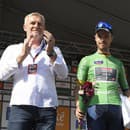 Francúz Remi Cavagna (Soudal-Quick Step) si po úvodnej etape obliekol žltý dres pre lídra pretekov a zelený dres pre lídra bodovacej súťaže.