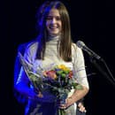 Na snímke tenistka Mia Pohánková si preberá cenu Tenista roka 2022 v kategórii Talent do 15 rokov.