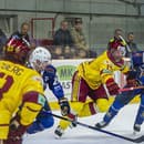 Hokejisti HK Spišská Nová Ves zvíťazili v nedeľňajšom zápase 8. kola Tipos extraligy na ľade Dukly Trenčín 5:3 a posunuli sa na čelo tabuľky.