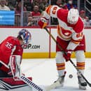 Adam Ružička zažiaril v drese Calgary Flames. 