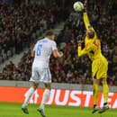 Zľava Kevin Wimmer (Slovan), brankár Milan Borjan (Slovan) a Jonathan David (OSC Lille)