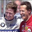 Na archívnej snímke Ralf a Michael Schumacherovci. 