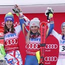 V Killingtone kraľuje jasne Mikaela Shiffrinová (v strede).