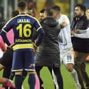 Turecké úrady v utorok zatkli prezidenta futbalového klubu MKE Ankaragücü Faruka Kocua a ďalšie dve osoby, ktoré sú obvinené z fyzického útoku na rozhodcu Halila Umuta Melera.