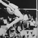 DICK FOSBURY zomrel v roku 2023 - Americký atlét, ktorý zmenil skok do výšky. 
