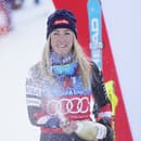 Americká lyžiarka Mikaela Shiffrinová oslavuje víťazstvo v slalome.