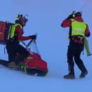 Nórsky lyžiar Aleksander Aamodt Kilde mal v sobotňajšom klasickom zjazde Svetového pohára vo švajčiarskom Wengene ťažký pád. Po páde vo veľkej rýchlosti mu ošetrovali pravú nohu a vrtuľník musel dvojnásobného víťaza zjazdu vo Wengene transportovať do nemocnice.