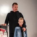 Kimi Raikkonen ukončil kariéru v roku 2021 a odvtedy sa venuje len rodiny a najmä synovi Robinovi.