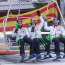 Žampovci – zľava Andreas, Teo a Adam sa vezú na štart obrovského slalomu.