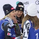 Shiffrinová, Hectorová a Robinsonová oslavujú umiestnenie v TOP 3 obrovského slalomu v Jasnej.