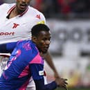 Na snímke zľava Kelvin Spencer Pires (AS Trenčín) a Uche Henry Agbo (ŠK Slovan Bratislava).