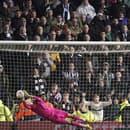 Martin Dúbravka bol ústrednou postavou Newcastlu United pri postupe do štvrťfinále FA Cupu cez Blackburn Rovers. 