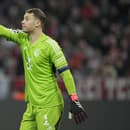 Futbalisti nemeckého Bayernu postúpili do štvrťfinále Ligy majstrov.