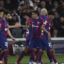 Barcelona zdolala Neapol 3:1 a postúpila do štvrťfinále Ligy majstrov.