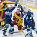 Hokejisti Nitry zvládli rozhodujúci piaty zápas baráže o play-off a postúpili cez Trenčín do štvrťfinále.