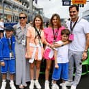 Federer s manželkou Mirkou a dvoma pármi dvojičiek. Dievčatá dostali mená Myla Rose a Charlene Riva, chlapci sú Leo a Lenny.