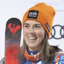 Slovenská lyžiarka Petra Vlhová sa teší na pódiu.