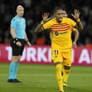 Hráč Barcelony Raphinha oslavuje gól
