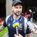 Na snímke slovenský hokejový reprezentant Tomáš Tatar počas odchodu na majstrovstvá sveta v hokeji