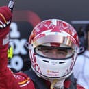Charles Leclerc na Ferrari ovládol kvalifikáciu Veľkej ceny Monaka.
