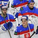 Slovenskí hokejisti (zľava Andrej Kudrna, brankár Stanislav Škorvánek, Patrik Koch a Matúš Sukeľ)