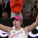 Poľská tenistka Iga Swiateková postúpila do 3. kola dvojhry Australian Open po ťažkom boji.