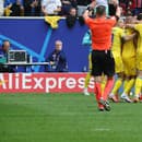 Radosť futbalistov Ukrajiny po góle proti Slovensku na EURO 2024