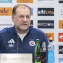 Tréner ŠK Slovan Bratislava Vladimír Weiss st. počas tlačovej konferencie.