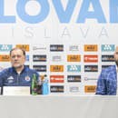 Sprava generálny riaditeľ ŠK Slovan Bratislava Ivan Kmotrík ml., tréner klubu Vladimír Weiss st. a kapitán tímu Vladimír Weiss ml. počas tlačovej konferencie.