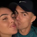 Ronaldo sa na instagrame chváli napríklad aj takýmito zábermi.